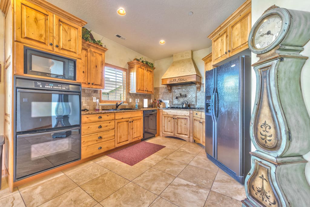 Utah Lodging / C505 / Main Level / Kitchen