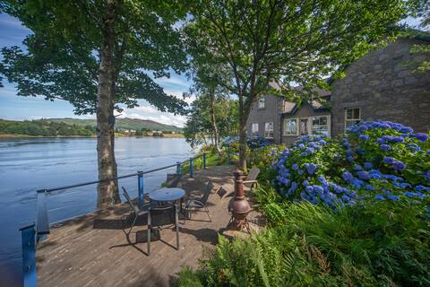Cnocaruan - Coastal Cottage on Loch Etive's shore