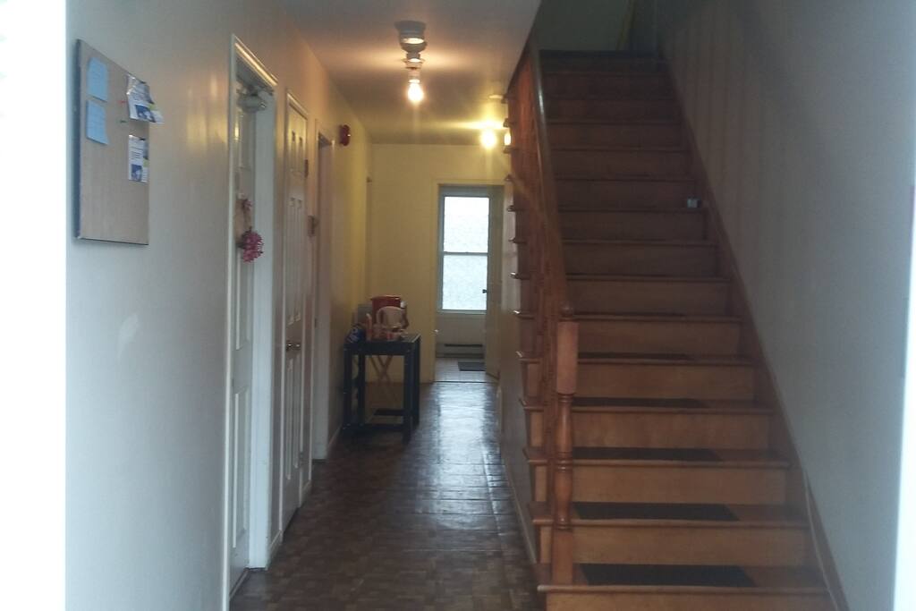 2-1st floor entry/Entrée du rez de chaussé