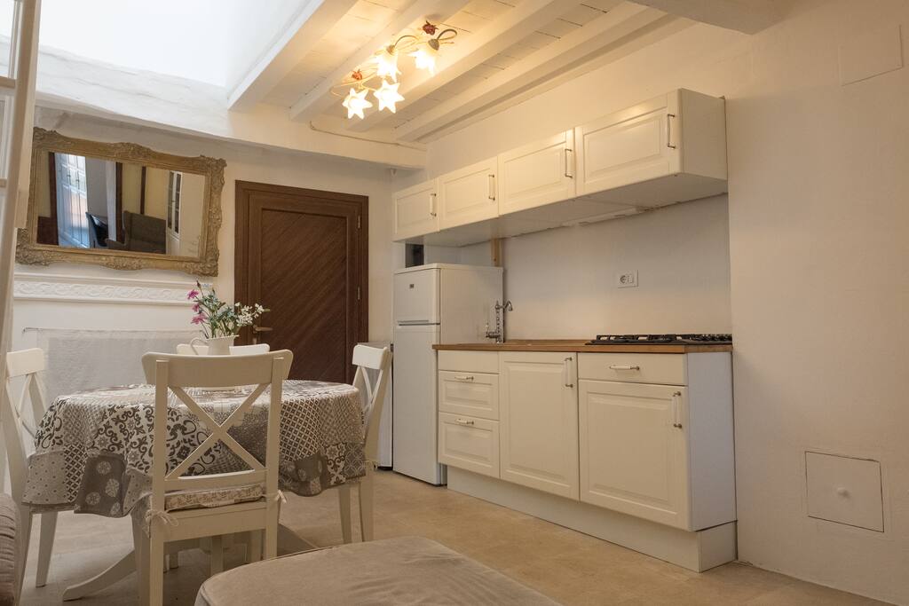 Livingroom/Kitchen - Wohnzimmer/Küche - Soggiorno/Cucina