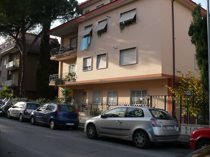Roma, Indipendent Entrance Apartment Monolocale - Roma