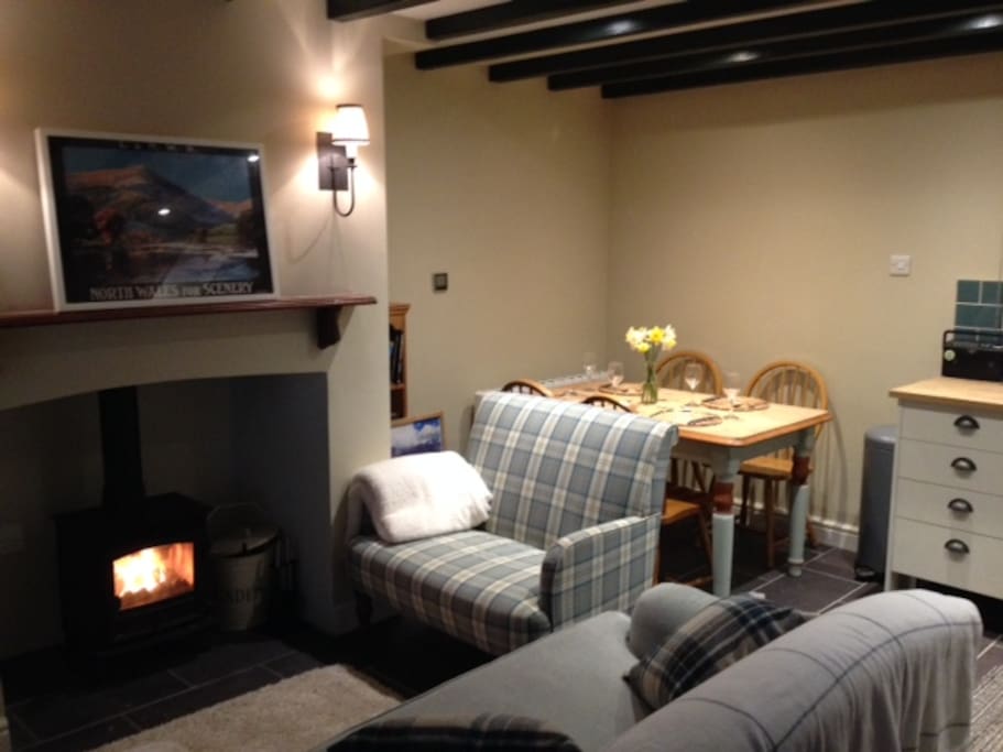 The lounge/dining room