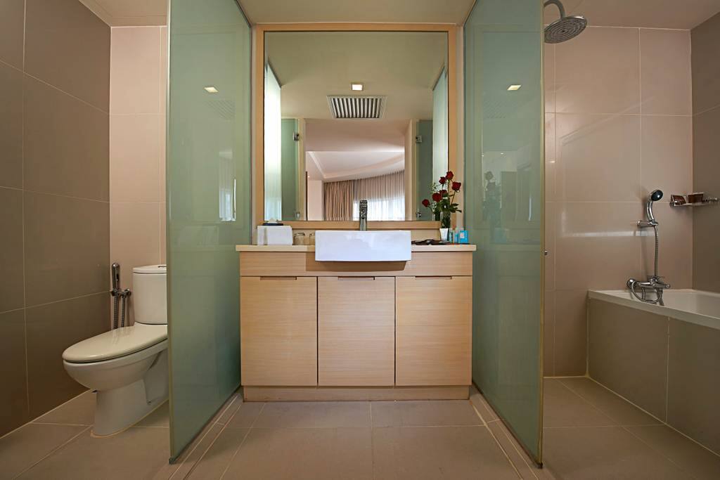 Suite Bathroom