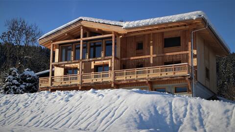 Spacious and modern chalet for 16 guests