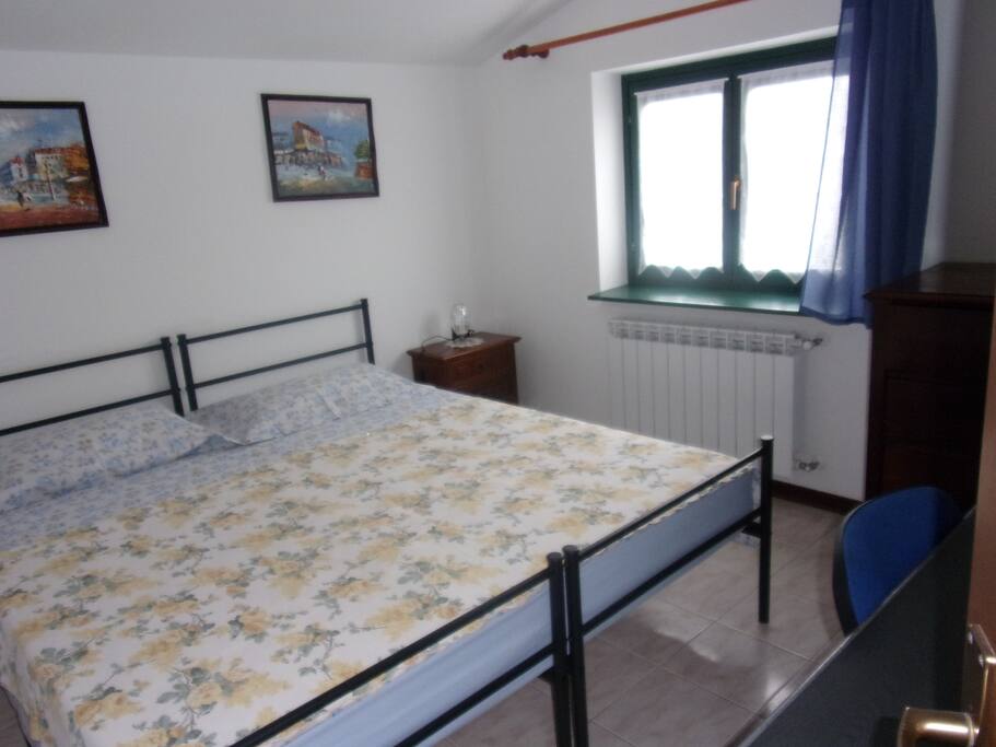 Camera da letto, 2 letti 200 cm x 90 cm