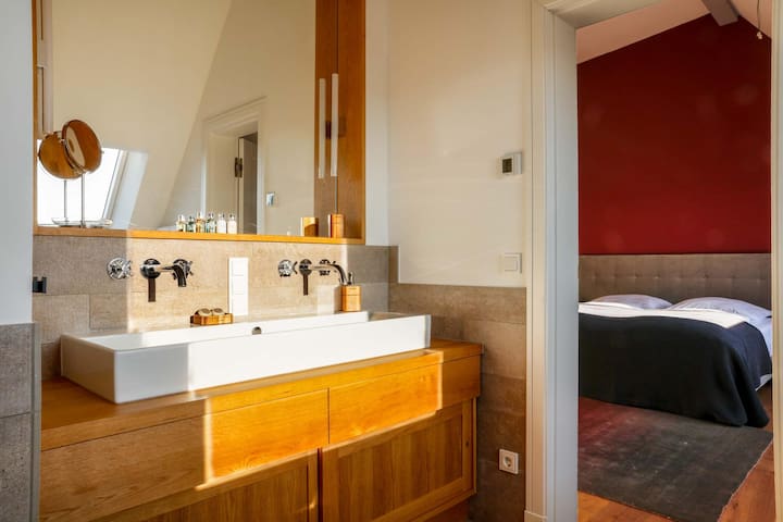 Eberswalder Penthouse by Suite.030 gallery image 3