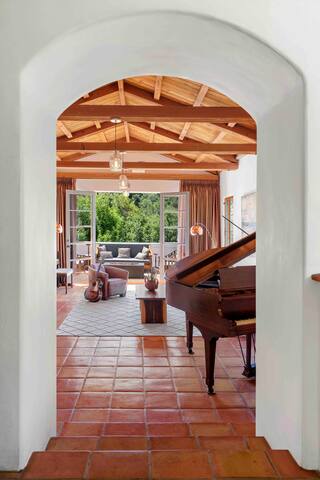 Villa Amore nature retreat & detached yoga studio gallery image 5