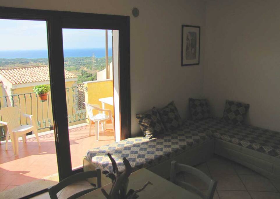 letto,divano,uscita veranda(bed,sofa,terrace)