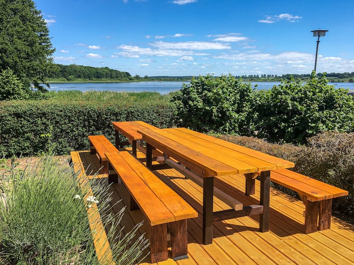 תמונה מספר 1 של חדר נופש עם מרפסת ונוף לאגם