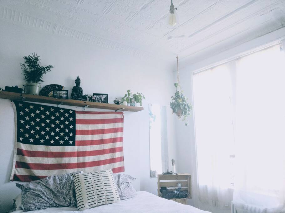 the master bedroom. queen sized bed.
