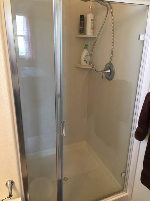 Guest private bathroom