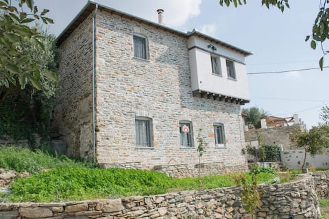 Kyriakos Avlonitis house