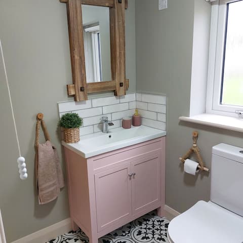 Top performing Airbnb: Wildthorn Cottage in The Mournes