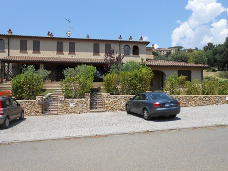Parcheggio e ingresso