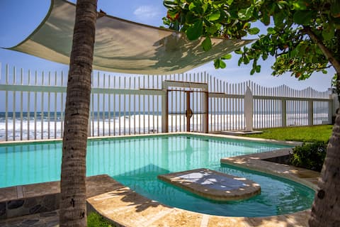 Spacious Oceanfront Family Home in Surf City