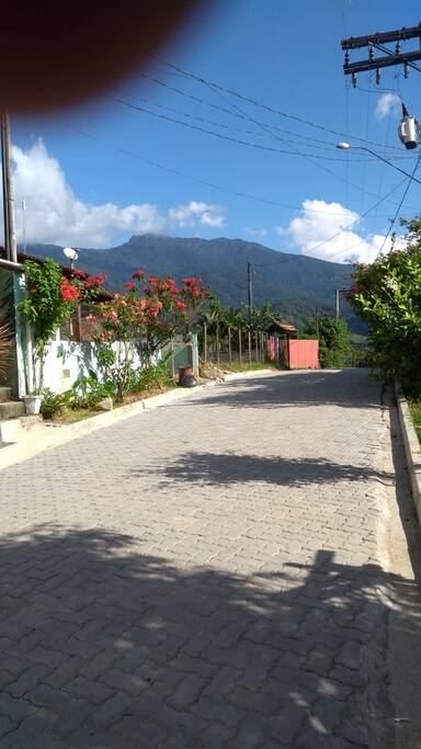 Rua de acesso.