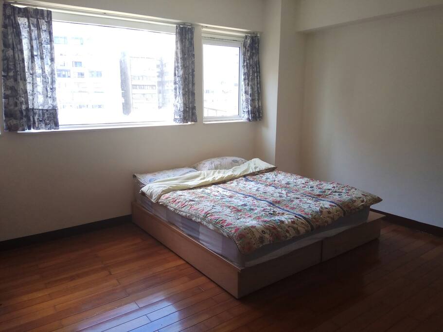 large space(3 people in one room still with large space for your luggage)
