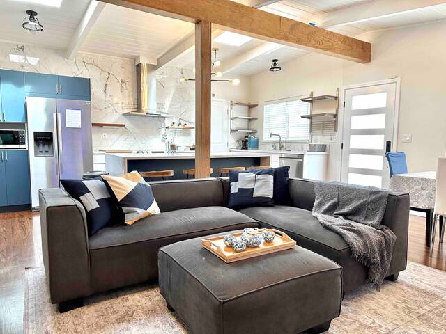 Splendid Custom Bungalow | Stanford | Meta | IKEA gallery image 2