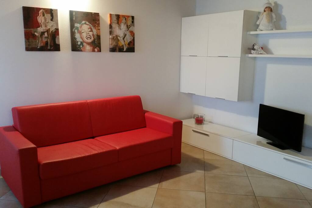soggiorno con divano letto matrimoniale