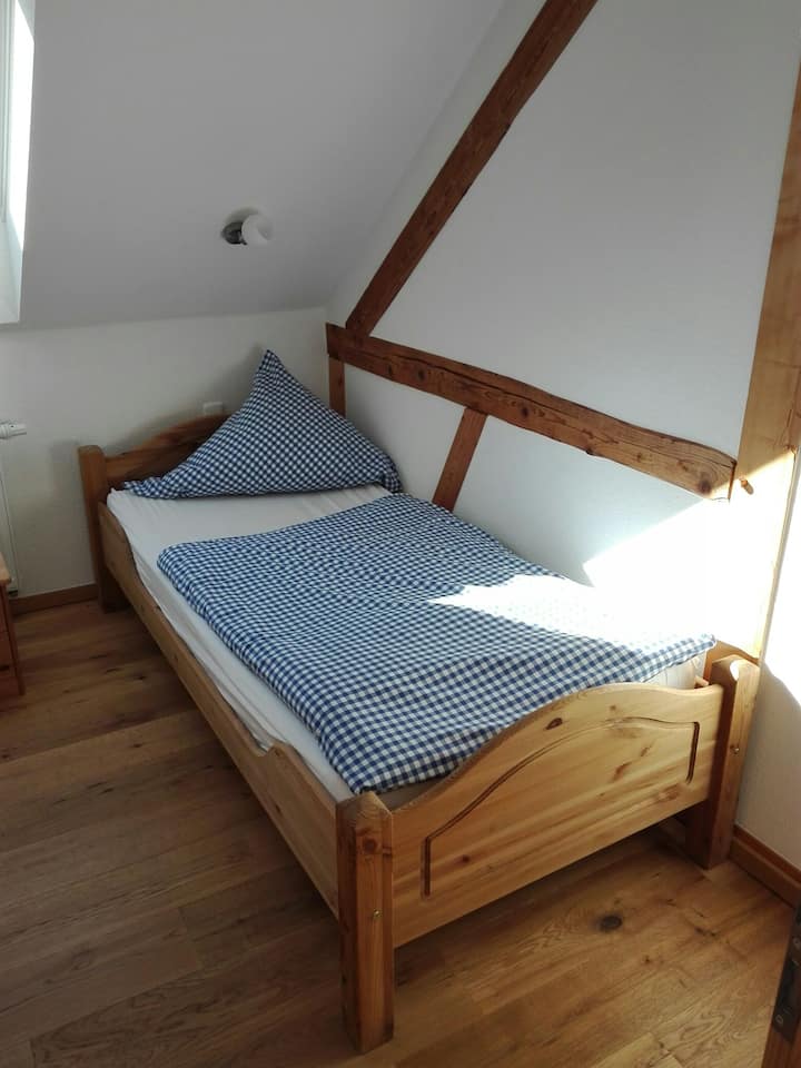 Единечен кревет (широк 80