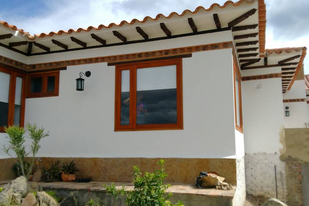 Fachada lateral derecha/lateral view