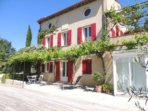 Quiet oasis in Haute Provence