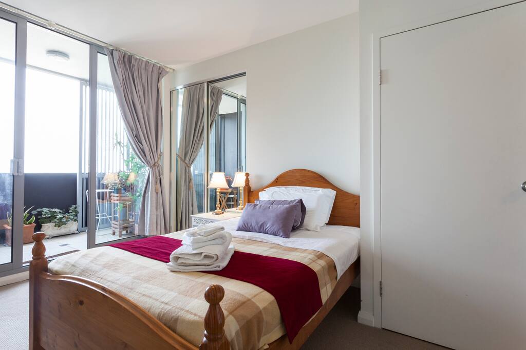 Ensuite studio with built in wardrobes.