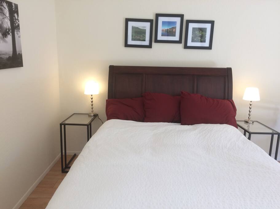 Master Bedroom Plush Queen-Sized Sleigh Bed with Computer Table Night Stands