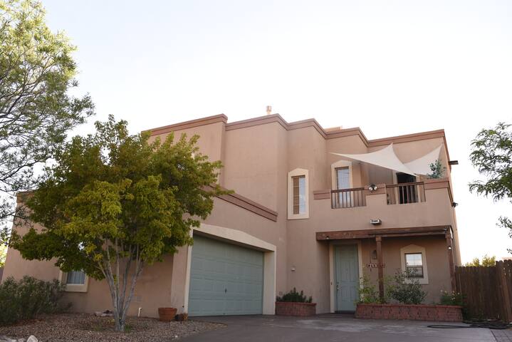 Casa Sandoval: Deck Room