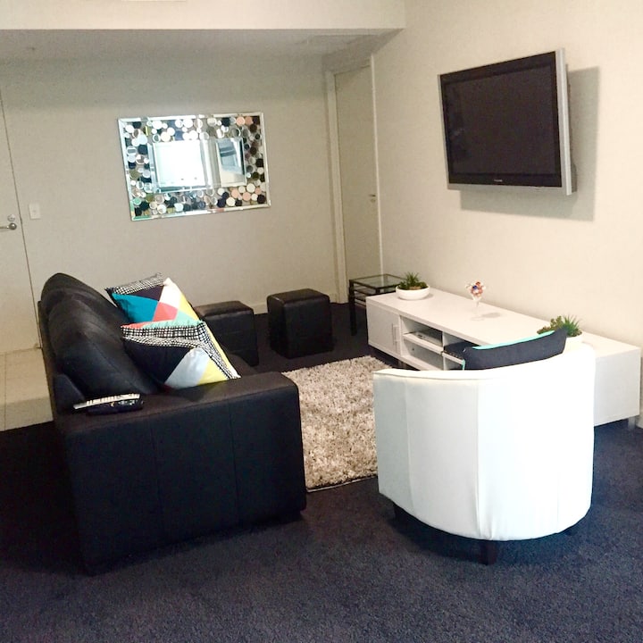 Brisbane Cbd 2br Modern Apartment With 1 Car Park - Brisbane