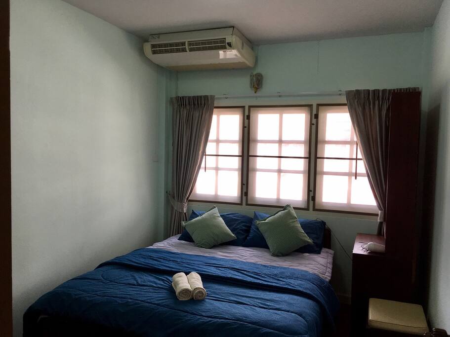Room3 has no a balcony.