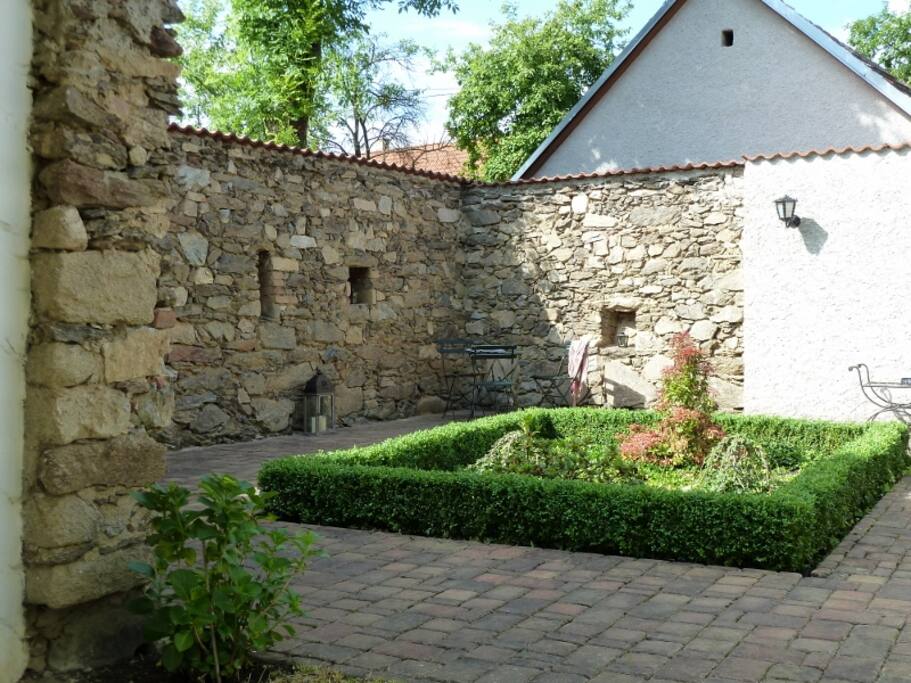 Patio tussen huisje 1 en 2