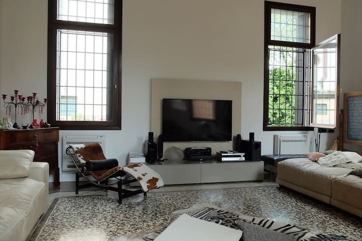 Charming Palazzo Mocenigo in the heart of Venice