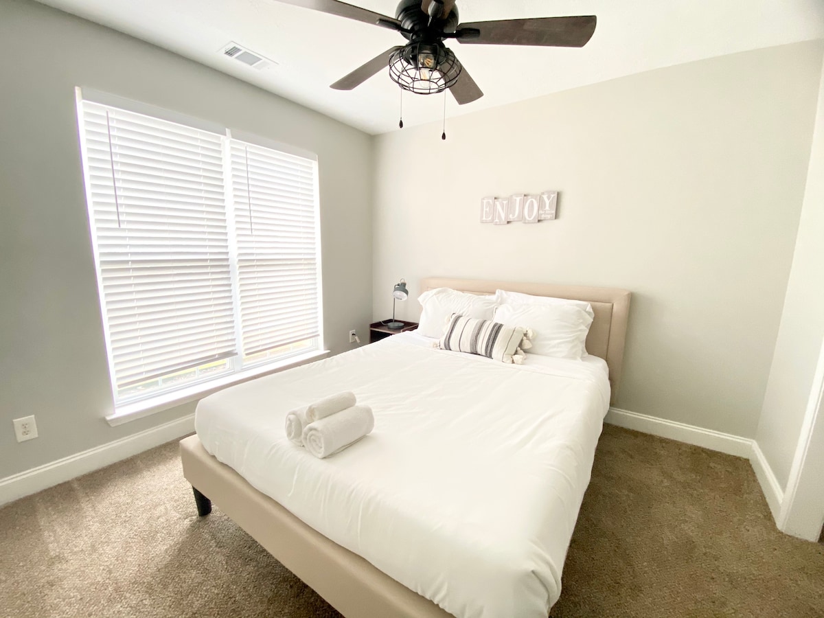 NEW🌈 🏡Stylish&Cozy Vibes, Minutes to Chateau Elan💥