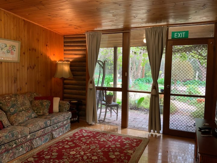 Burnslea Log Cabin - Stirling