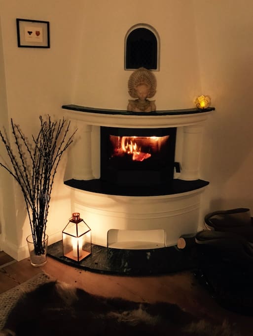 Cozy, real and working fireplace