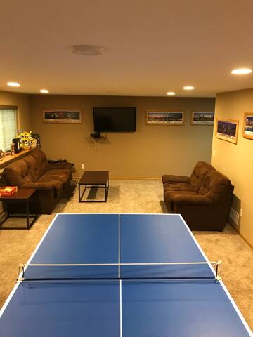 New cozy home with piano, projector, and games!