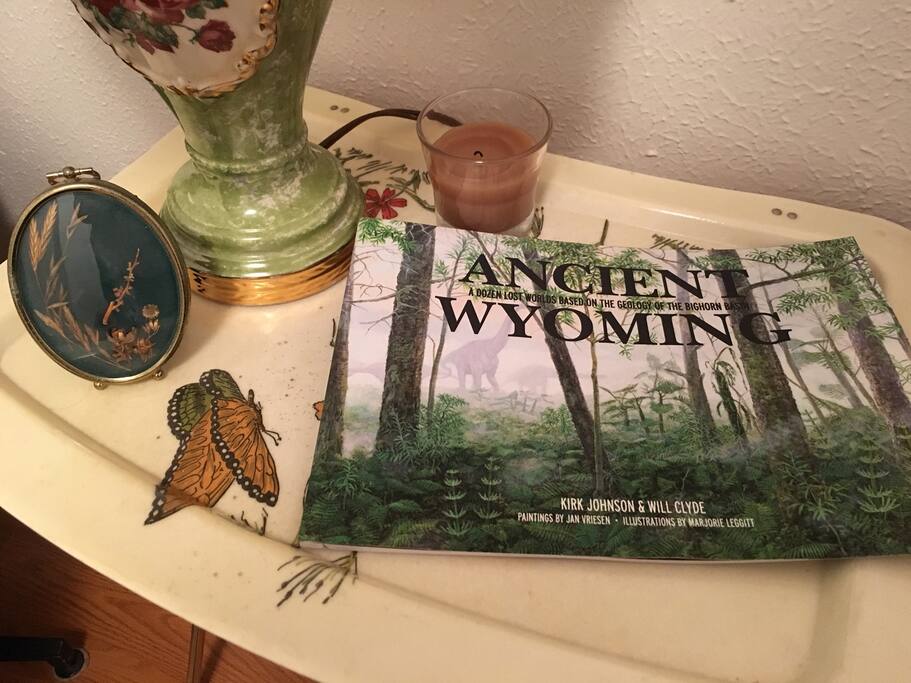 Side table details