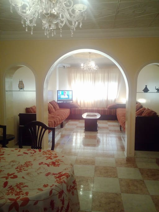 Dining Room and Lounge - Salon et Salle à manger 33 m2