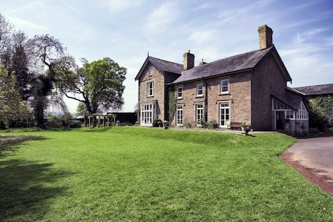 "Stunning country house with mountain views"