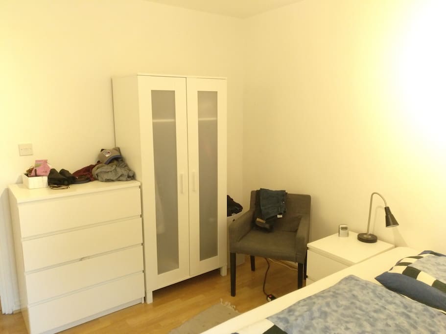 Bedroom (picture 3)