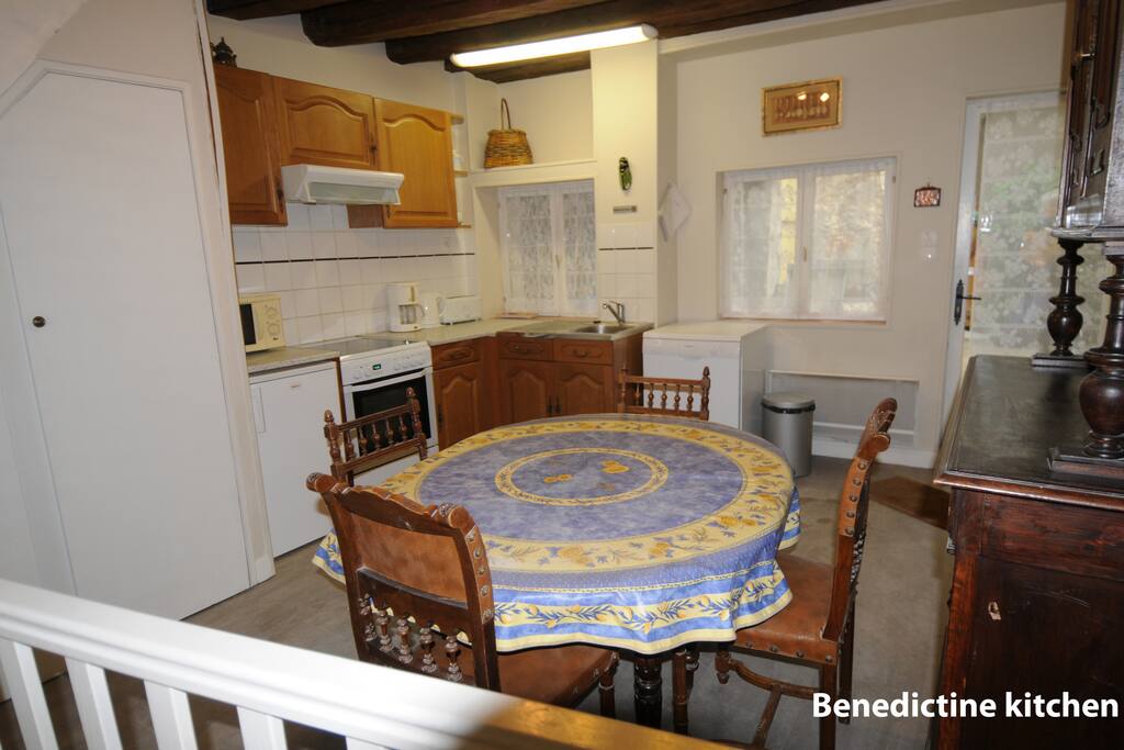 Benedictine Suite Kitchen and Eating Area