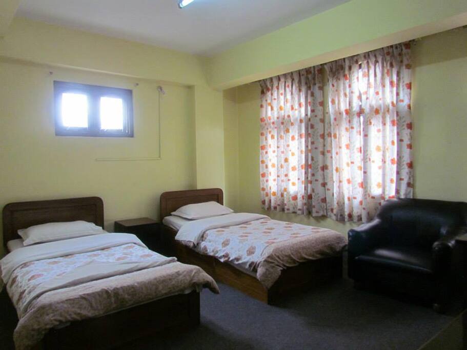 Twin Bedroom with private shower