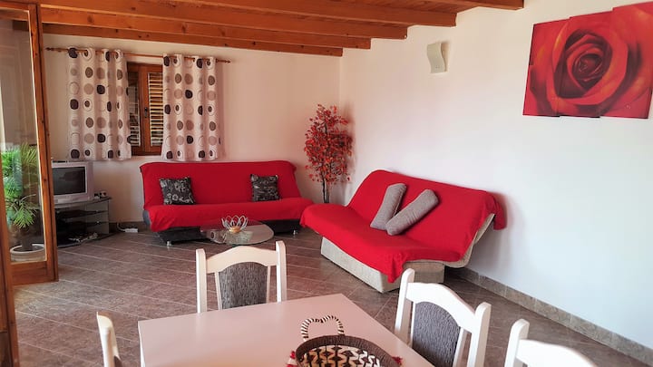 Villa Tiana - 3 Bedrooms, Pool, Stunning Views - Montenegro