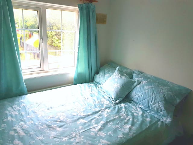 Double bedroom in Town Centre