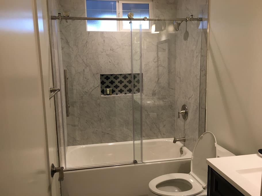 Tub with Shower