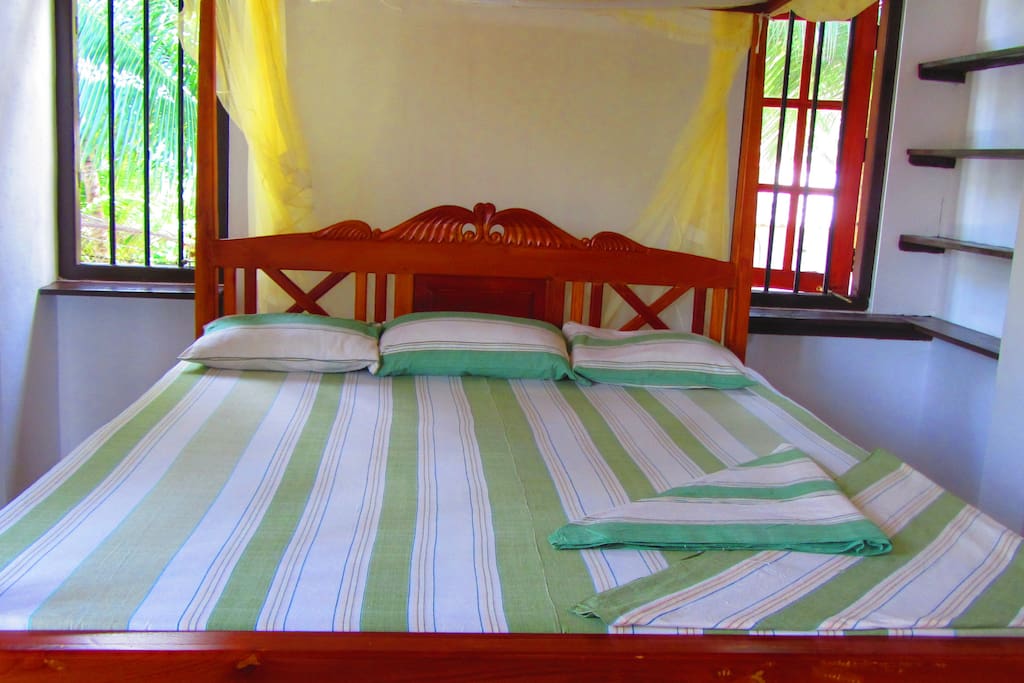 King size Bed
