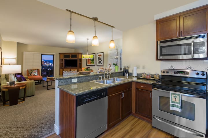 Las Vegas: Tahiti Village 1 Bedroom condo