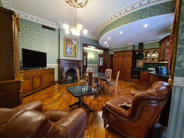 Classic style apartment at the heart of Old Town