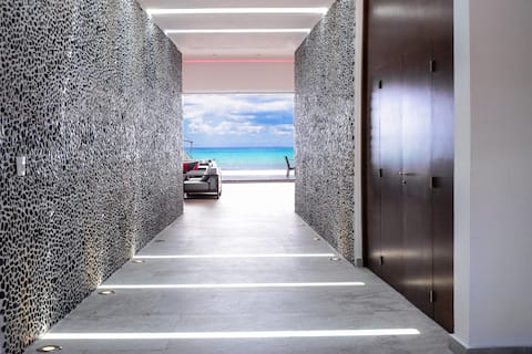 Villa Gise (Beachfront Playacar Fase 1)